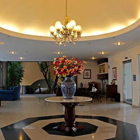 Hotel Krystal Satelite Maria Barbara Tlalnepantla  Exteriér fotografie Lobby