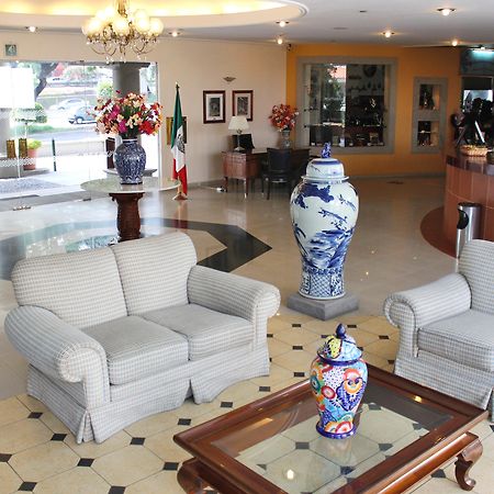 Hotel Krystal Satelite Maria Barbara Tlalnepantla  Exteriér fotografie Lobby