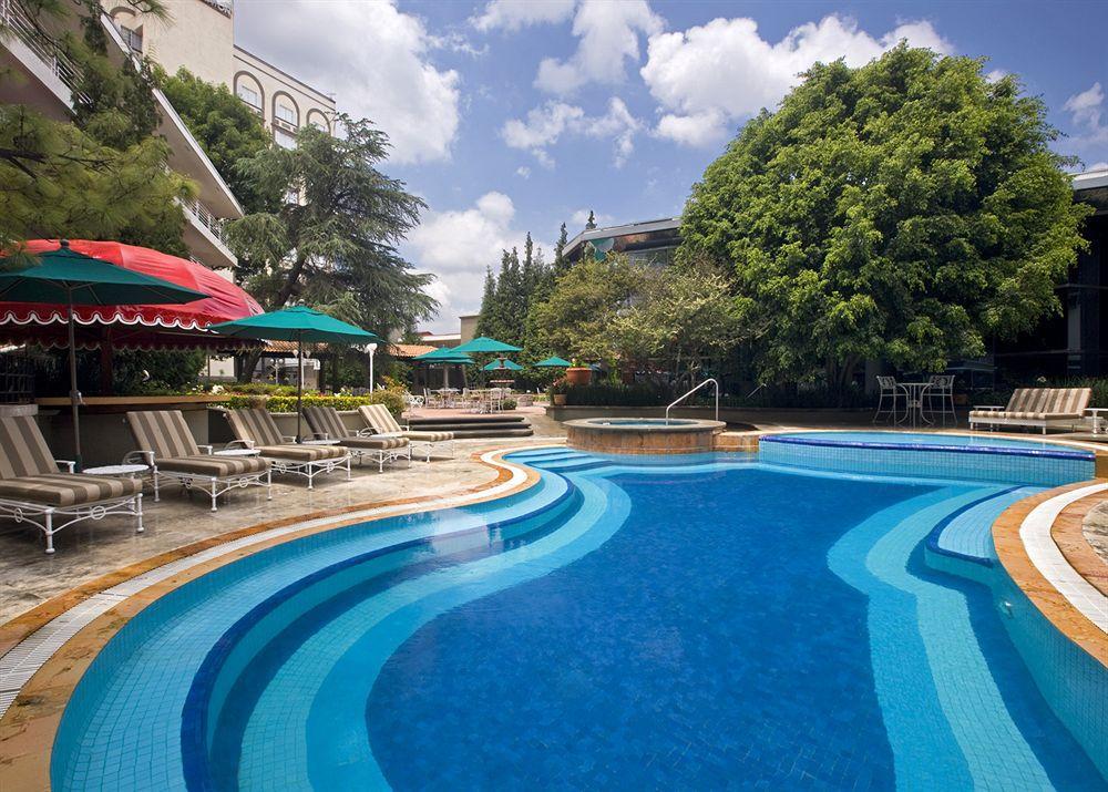 Hotel Krystal Satelite Maria Barbara Tlalnepantla  Zařízení fotografie The swimming pool at the hotel