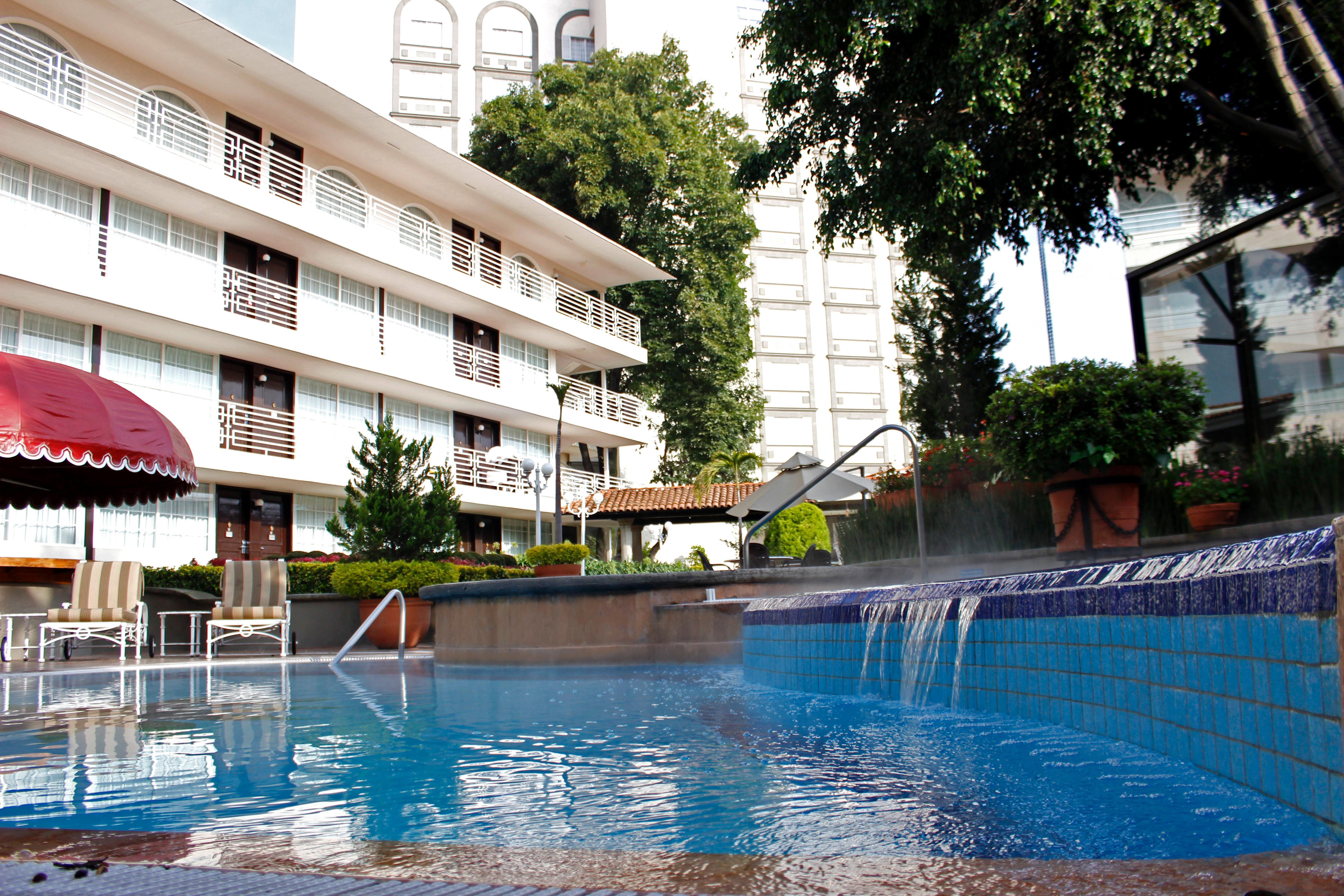 Hotel Krystal Satelite Maria Barbara Tlalnepantla  Exteriér fotografie Hotel's pool