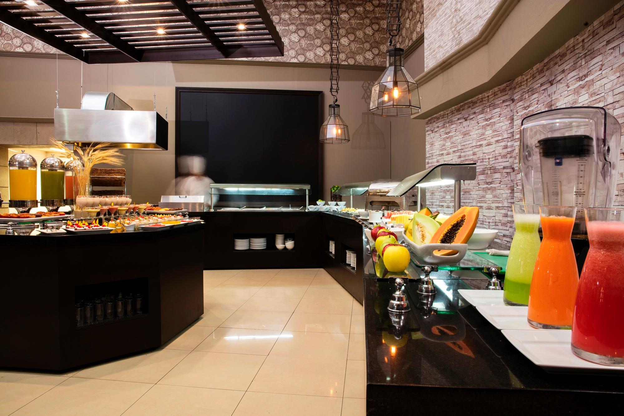 Hotel Krystal Satelite Maria Barbara Tlalnepantla  Exteriér fotografie A buffet at a hotel
