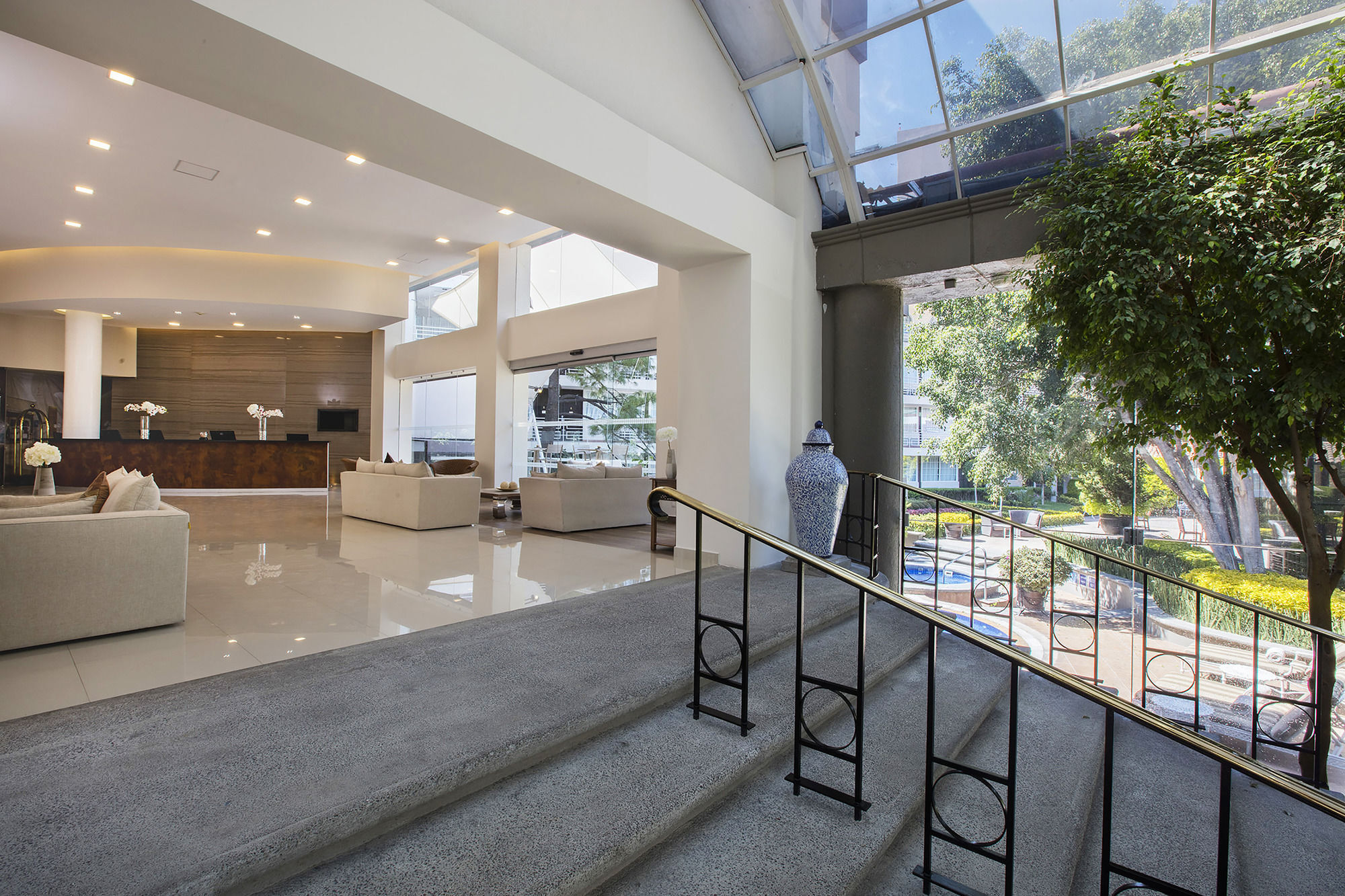 Hotel Krystal Satelite Maria Barbara Tlalnepantla  Exteriér fotografie Lobby